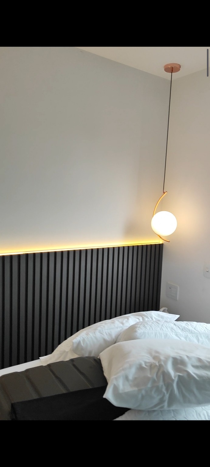 Iluminação decorativa em dormitório
